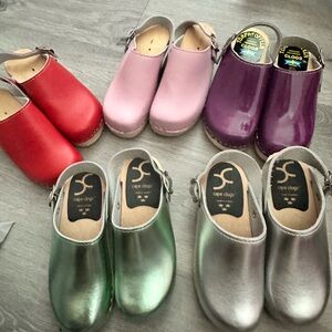 Cape Clogs Metallic Clogs